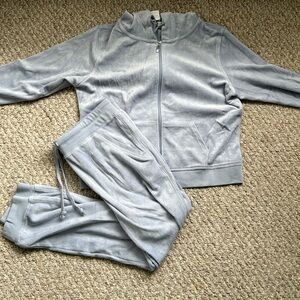 Fashion Nova Blue track suit set in the size Large. Brand New